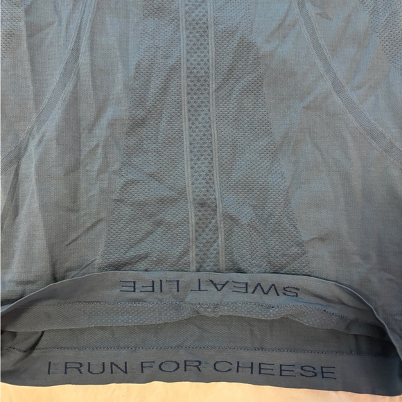 Lululemon Swiftly Tech Size 4 - Picture 4 of 4